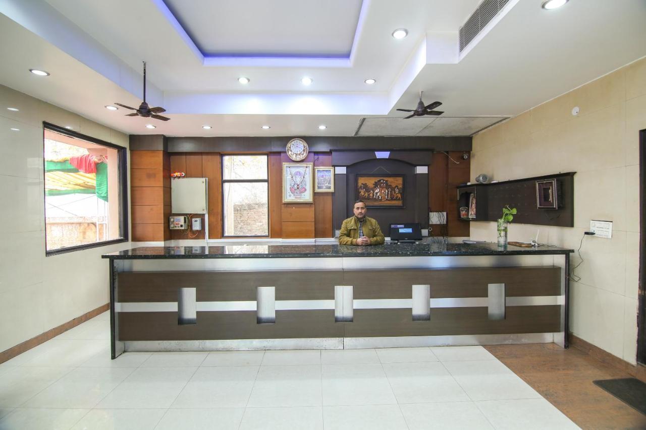 Capital O 68148 Hotel Shree Jee Palace Ghaziabad Exterior foto